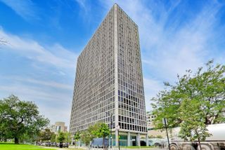 330 W Diversey Parkway 902-04, Chicago, IL 60657