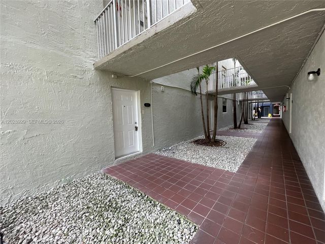 10090 NW 80th Ct 1123, Hialeah Gardens, FL 33016