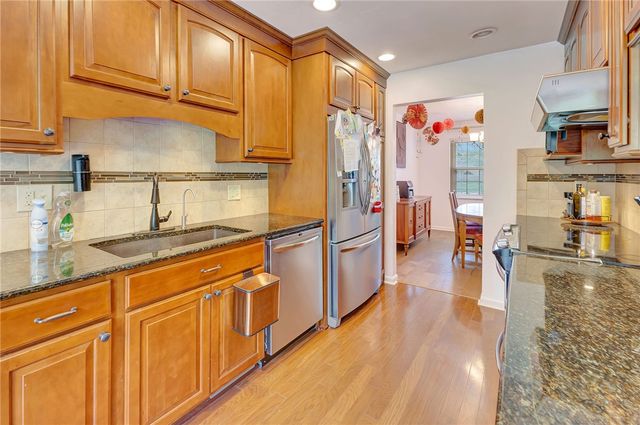 208 N Village Drive, Centerville, OH 45459