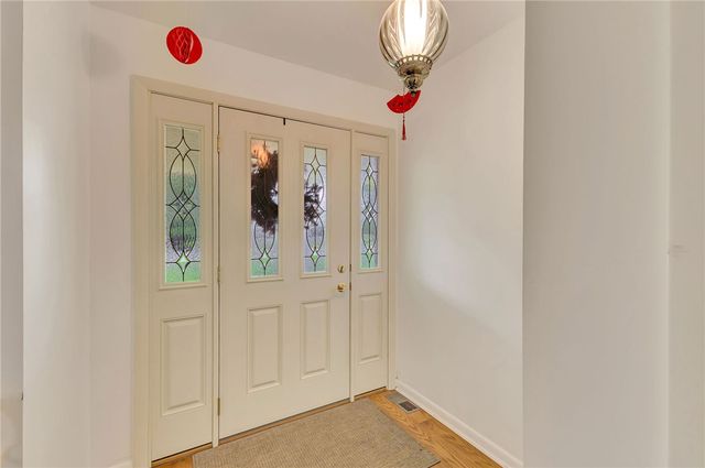 208 N Village Drive, Centerville, OH 45459