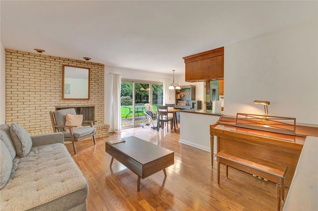208 N Village Drive, Centerville, OH 45459