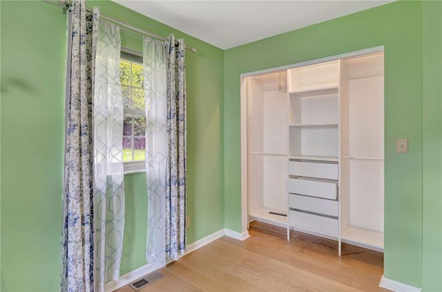 208 N Village Drive, Centerville, OH 45459