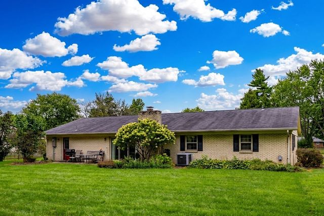 208 N Village Drive, Centerville, OH 45459