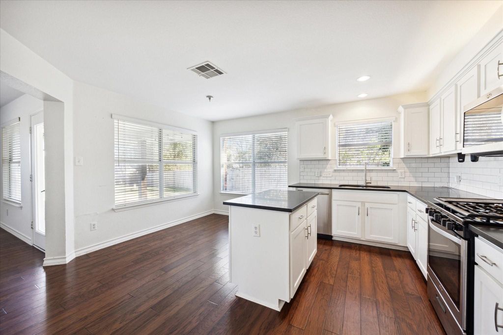 15721 Ecorio DR, Austin, TX 78728