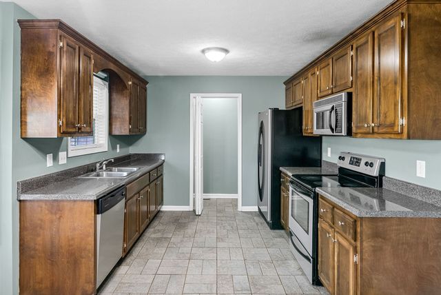 1020 Cindy Jo Ct, Clarksville, TN 37040