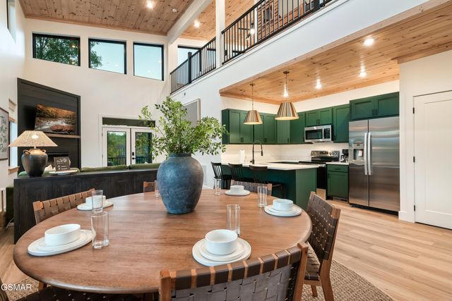 1665 Paulas Huskey Circle, Sevierville, TN 37876