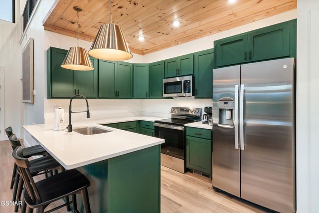 1665 Paulas Huskey Circle, Sevierville, TN 37876