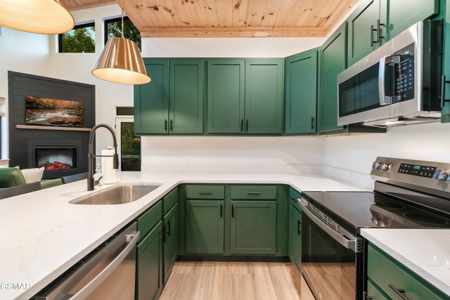 1665 Paulas Huskey Circle, Sevierville, TN 37876