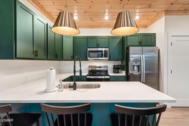 1665 Paulas Huskey Circle, Sevierville, TN 37876