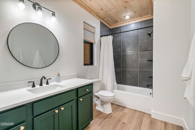 1665 Paulas Huskey Circle, Sevierville, TN 37876