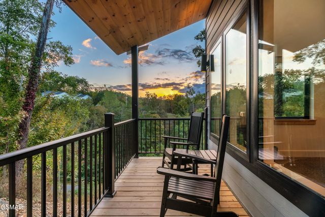 1665 Paulas Huskey Circle, Sevierville, TN 37876