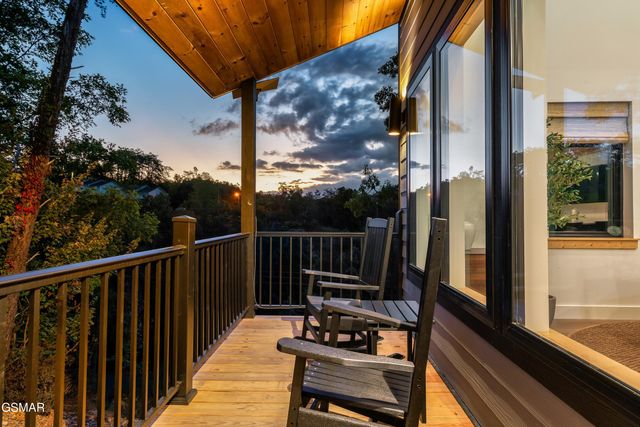 1665 Paulas Huskey Circle, Sevierville, TN 37876