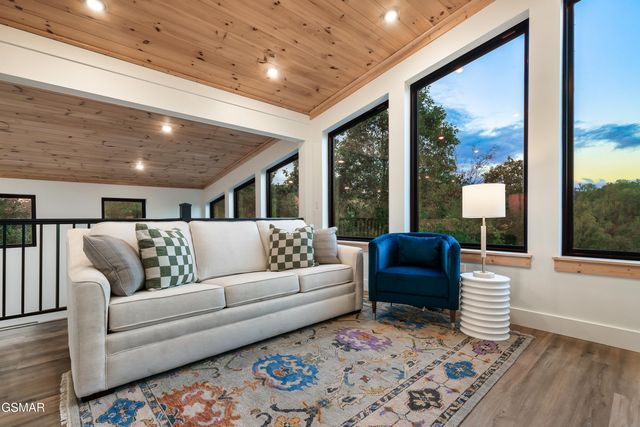 1665 Paulas Huskey Circle, Sevierville, TN 37876