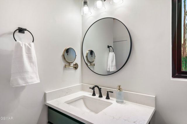 1665 Paulas Huskey Circle, Sevierville, TN 37876