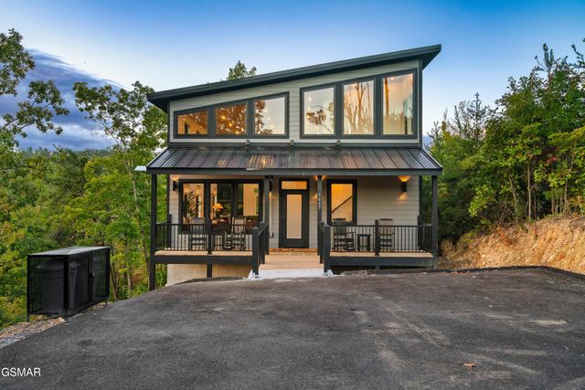 1665 Paulas Huskey Circle, Sevierville, TN 37876