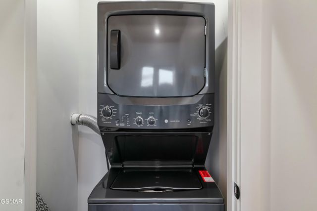 1665 Paulas Huskey Circle, Sevierville, TN 37876