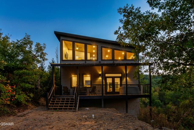 1665 Paulas Huskey Circle, Sevierville, TN 37876