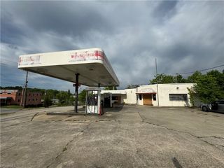 1418 W Green Drive, High Point, NC 27260