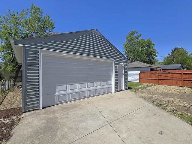 1203 110th STREET, West Allis, WI 53214