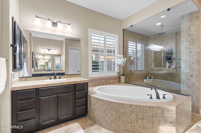 3781 E CHESTNUT Lane, Gilbert, AZ 85298