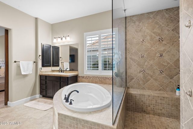 3781 E CHESTNUT Lane, Gilbert, AZ 85298