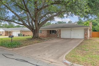 325 Belmont Street, Hurst, TX 76053