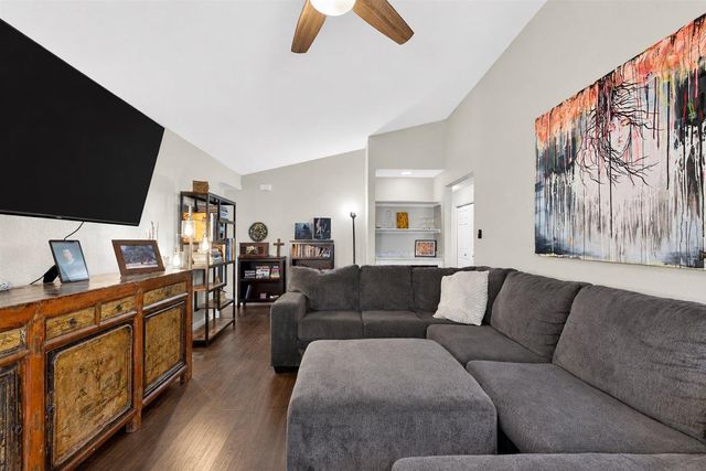 10 Tananger Ct, Sacramento, CA 95833