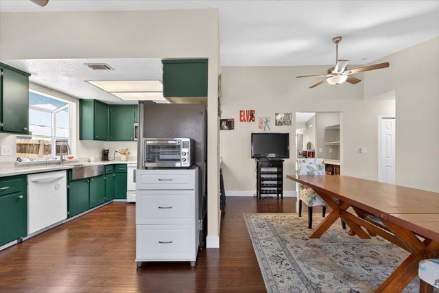 10 Tananger Ct, Sacramento, CA 95833