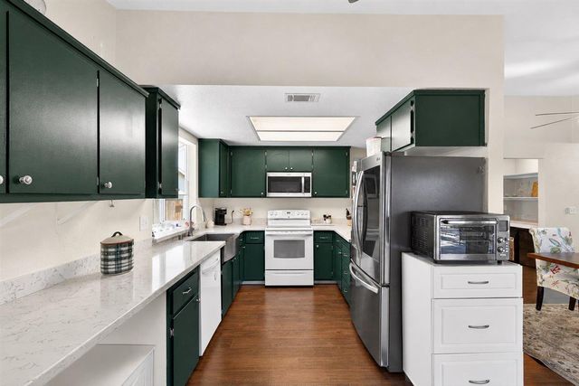 10 Tananger Ct, Sacramento, CA 95833