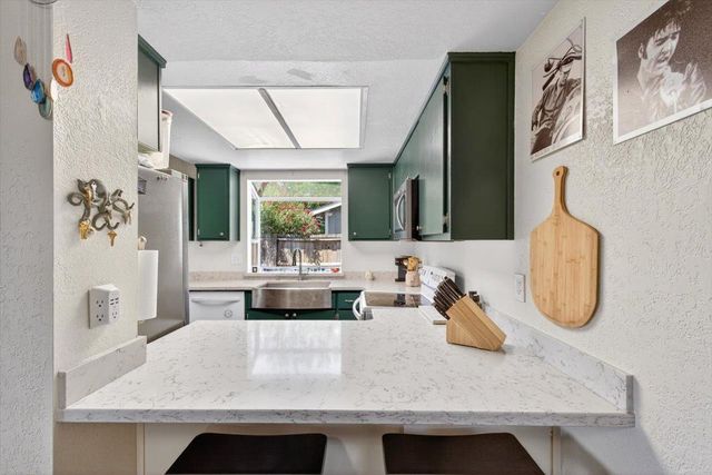 10 Tananger Ct, Sacramento, CA 95833