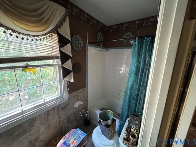 7600 Millcreek Dr, Chesterfield, VA 23235