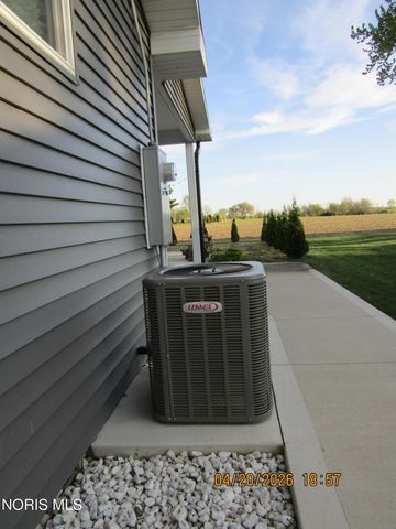 315 Harvest Drive, Metamora, OH 43540