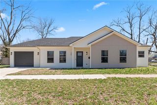 144 Pacific Avenue, Osawatomie, KS 66064