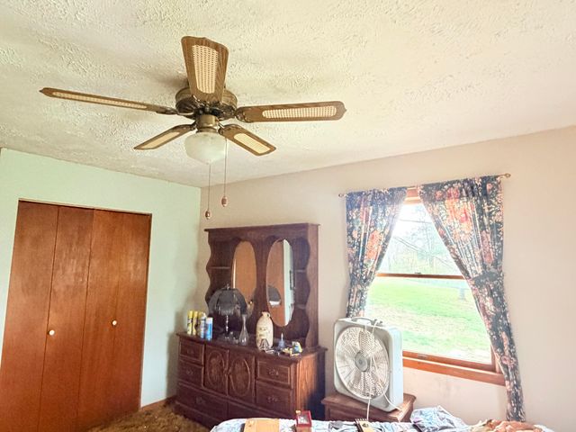 25274 S LOHMAN RD, Wright City, MO 63390