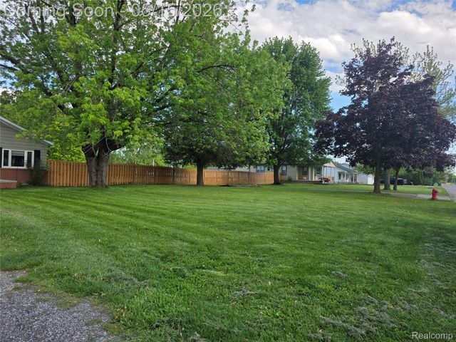 16697 Helen Street, Southgate, MI 48195
