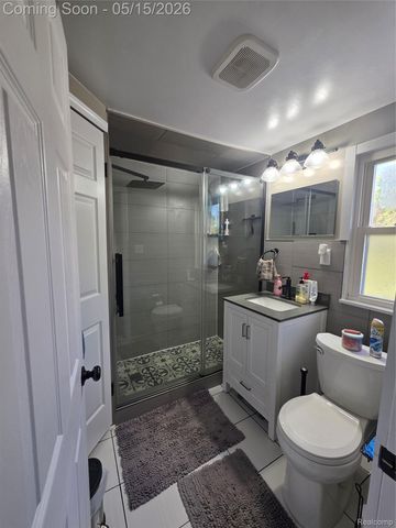 16697 Helen Street, Southgate, MI 48195