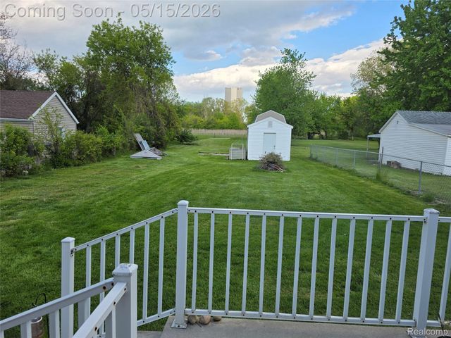 16697 Helen Street, Southgate, MI 48195