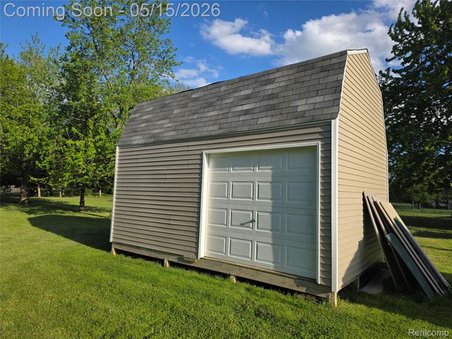 16697 Helen Street, Southgate, MI 48195
