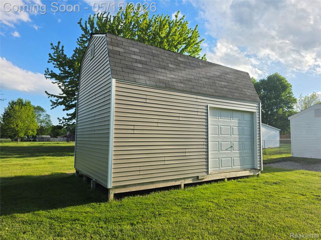 16697 Helen Street, Southgate, MI 48195