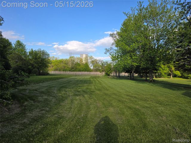 16697 Helen Street, Southgate, MI 48195