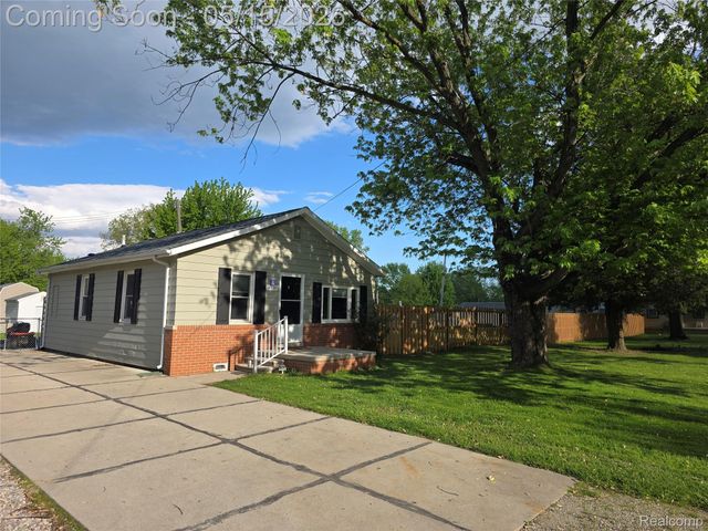 16697 Helen Street, Southgate, MI 48195