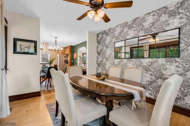 10 Passaic Ave, Roseland Boro, NJ 07068