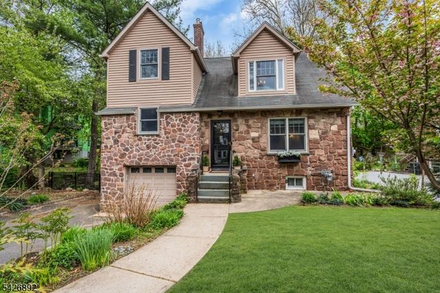 10 Passaic Ave, Roseland Boro, NJ 07068
