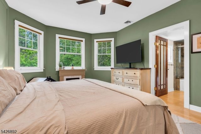 10 Passaic Ave, Roseland Boro, NJ 07068