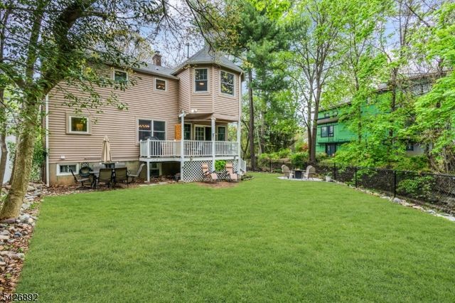 10 Passaic Ave, Roseland Boro, NJ 07068