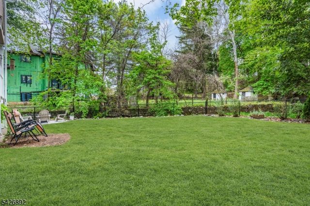 10 Passaic Ave, Roseland Boro, NJ 07068