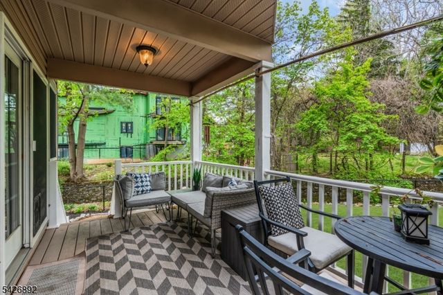 10 Passaic Ave, Roseland Boro, NJ 07068