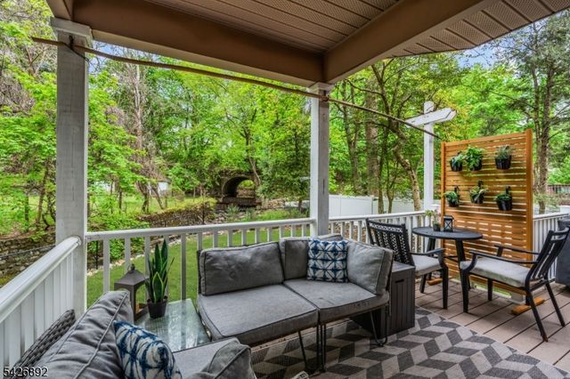 10 Passaic Ave, Roseland Boro, NJ 07068