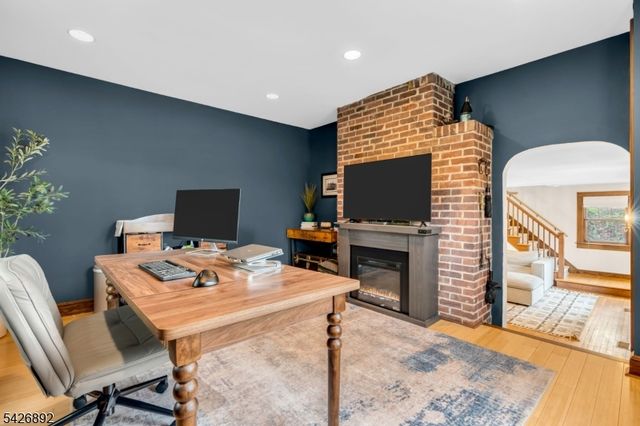 10 Passaic Ave, Roseland Boro, NJ 07068