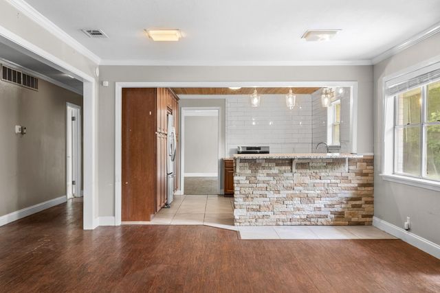 2906 Tanglewood Drive, Commerce, TX 75428